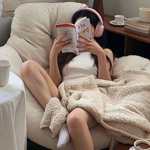 国内少妇自拍视頻一区二区三区
